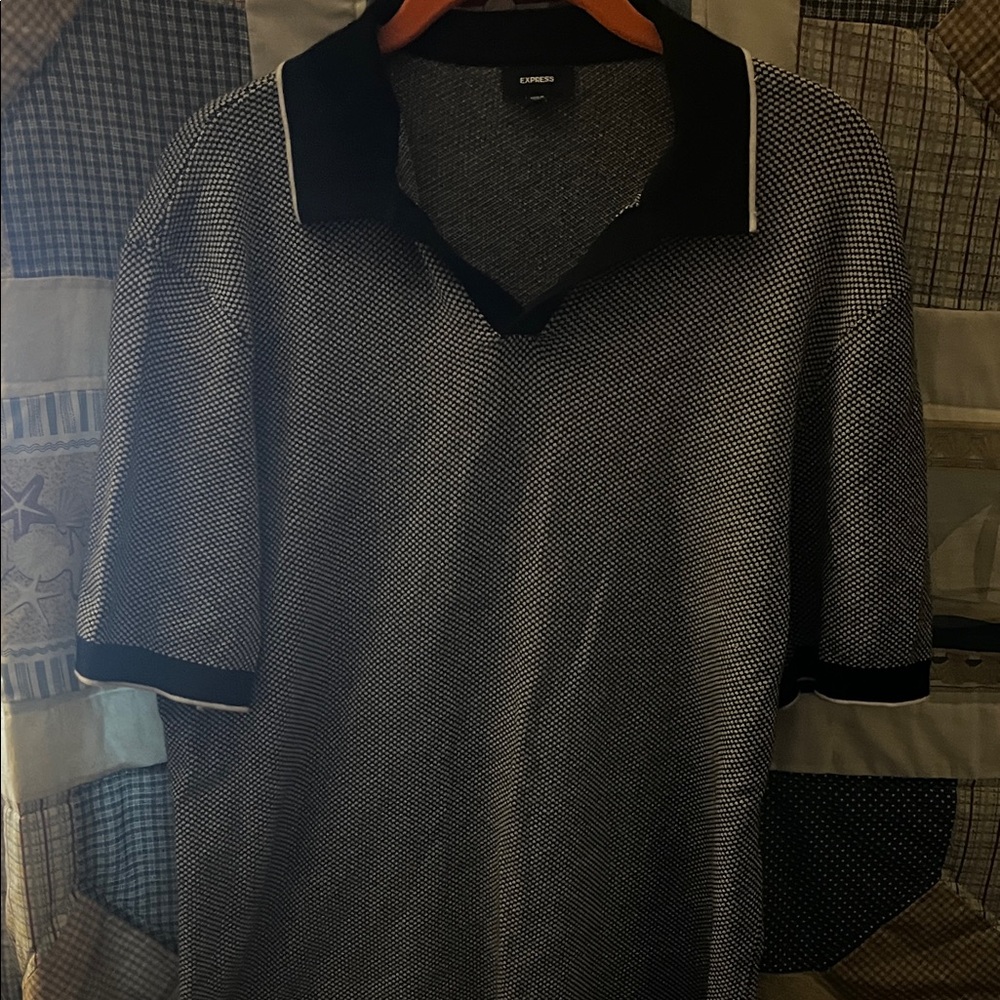 Like New No Tags Express Men's Black and White Micro-Pattern Polo Size Large .